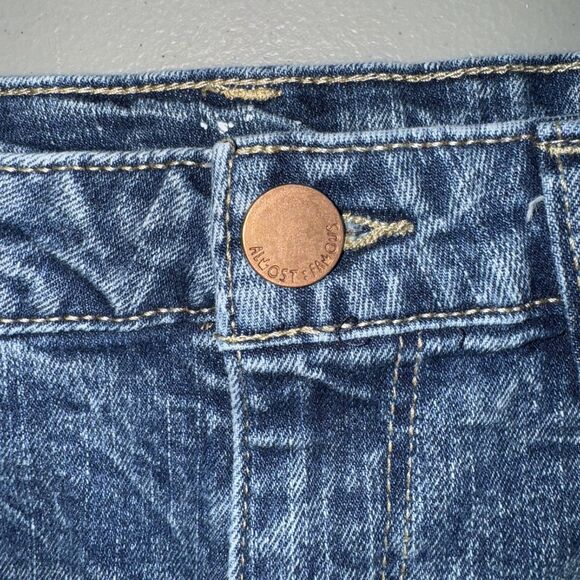 Almost Famous High Rise Denim Mini Skirt Distressed Frayed Hem Side Slits Size 7 - Picture 10 of 14